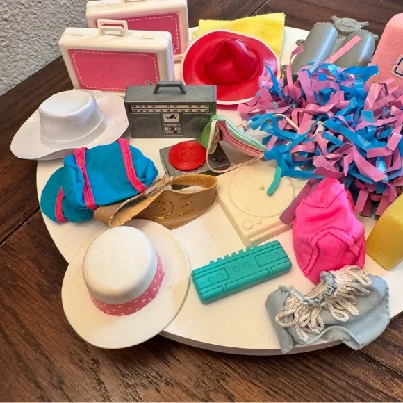 Vintage Barbie accessories Pom poms hats towel briefcases purse radio record - Picture 2 of 9